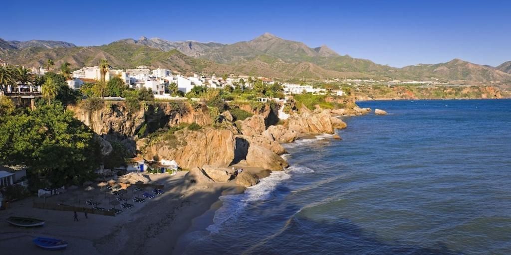 Edificio Verdemar - Stunning 1 Bed Apartment With Pool & Sea Views Nerja Exterior photo